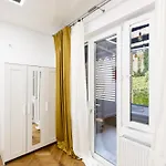 Bucharest Studios Apartmanhotel 3*