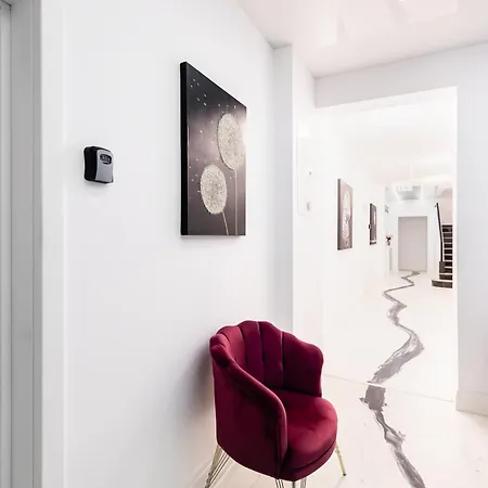 Bucharest Studios 3*