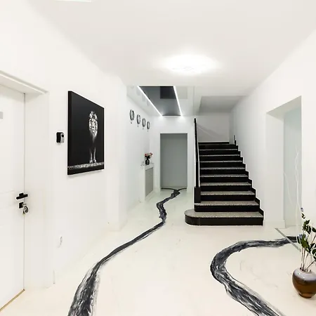 Bucharest Studios Ξενοδοχείο με διαμερίσματα 3*