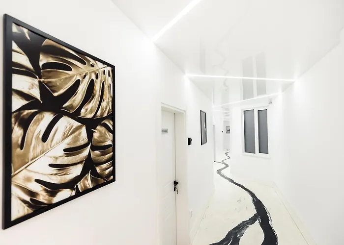 Bucharest Studios Апарт-готель