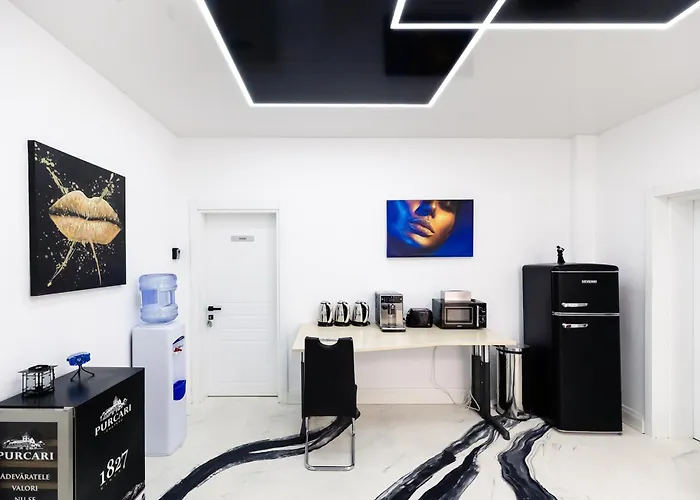 Bucharest Studios Апарт-готель *